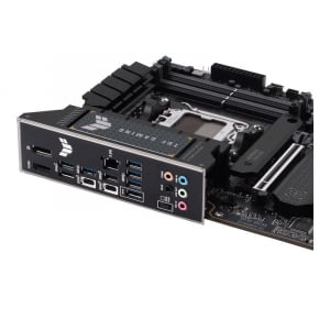 ASUS TUF GAMING X670E-PLUS alaplap